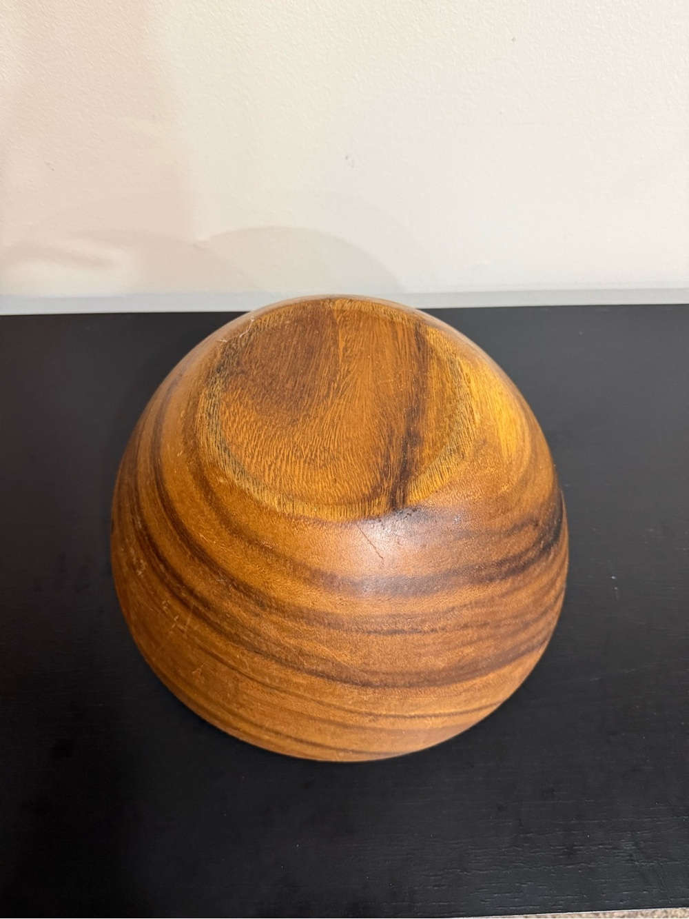 Hand carved Hand-turned Vintage Mid-Century Modern Monkey pod bow - Picture 5 of 6